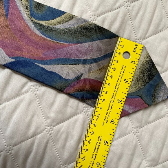 Custom Tie Handmade in Italy of 100% Silk Abstract design in Multiple Colors - Picture 4 of 5